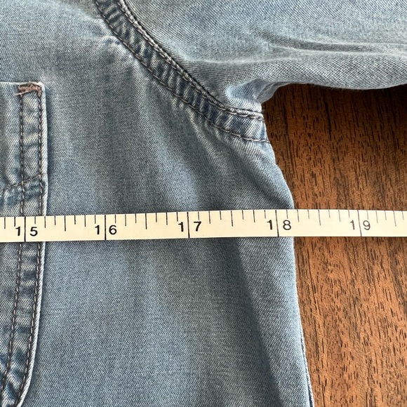 7 For All Mankind - denim button up - size unk - Picture 4 of 7